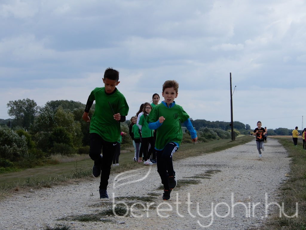 Mezei futóbajnokság Berettyóújfaluban 68